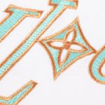 T-shirt Louis Vuitton LV White LVovers Design - Image 4