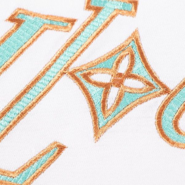 T-shirt Louis Vuitton LV White LVovers Design - Image 4