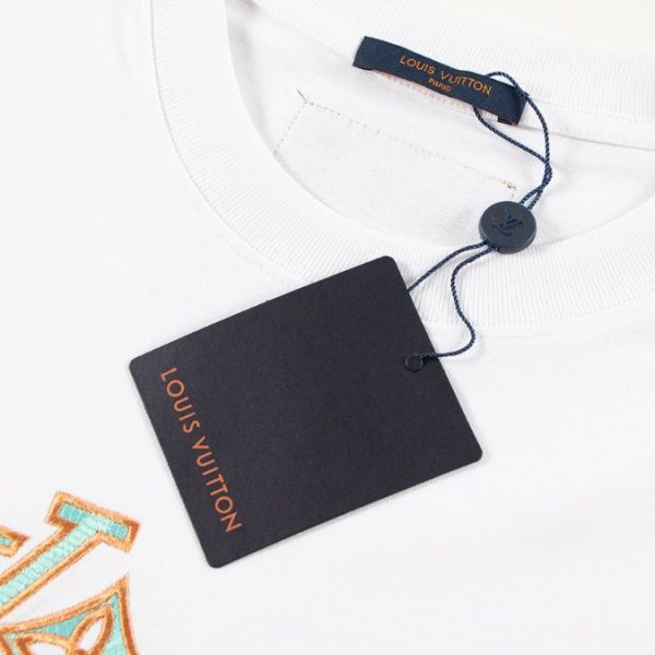 T-shirt Louis Vuitton LV White LVovers Design - Image 6