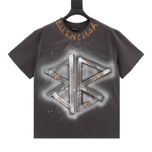 d104579_19579-1.jpg T-shirt Balenciaga BB Logo Spray Paint Black BL007 - Image 1