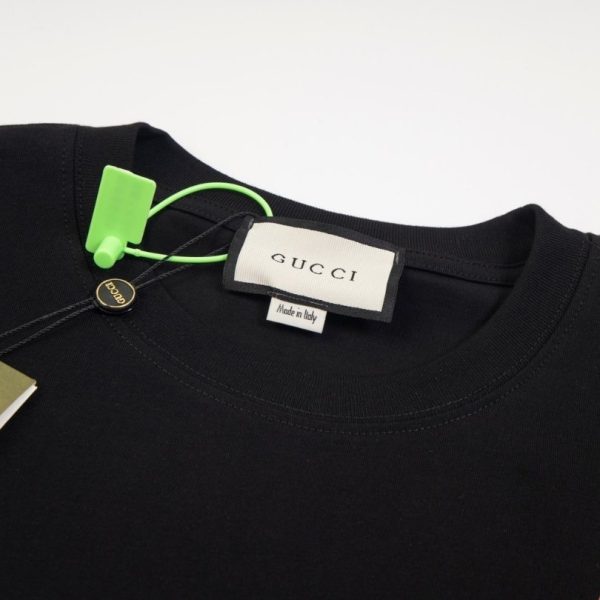 T-shirt Gucci Rainbow Logo Black GC035 - Image 6