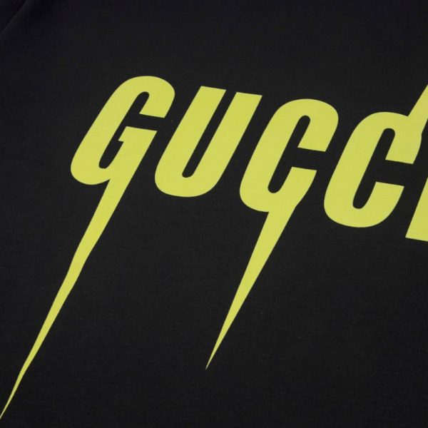 T-shirt Gucci Neon Logo Black GC037 - Image 3