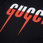 T-shirt Gucci Red Gradient Logo Black GC039 - Image 3