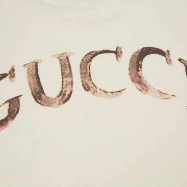 T-shirt Gucci Distressed Logo Beige GC047 - Image 4