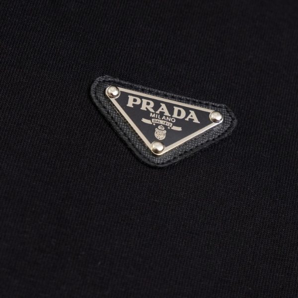 T-shirt Prada Logo Patch Black PD015 - Image 3
