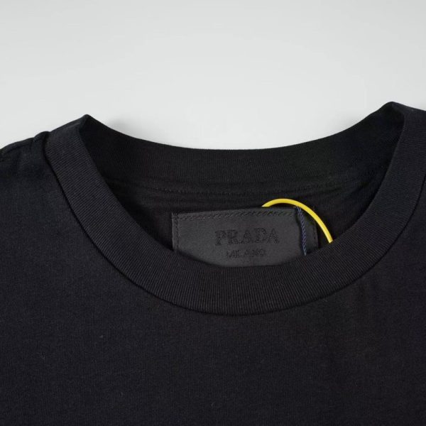 T-shirt Prada Crest Logo Black PD018 - Image 6