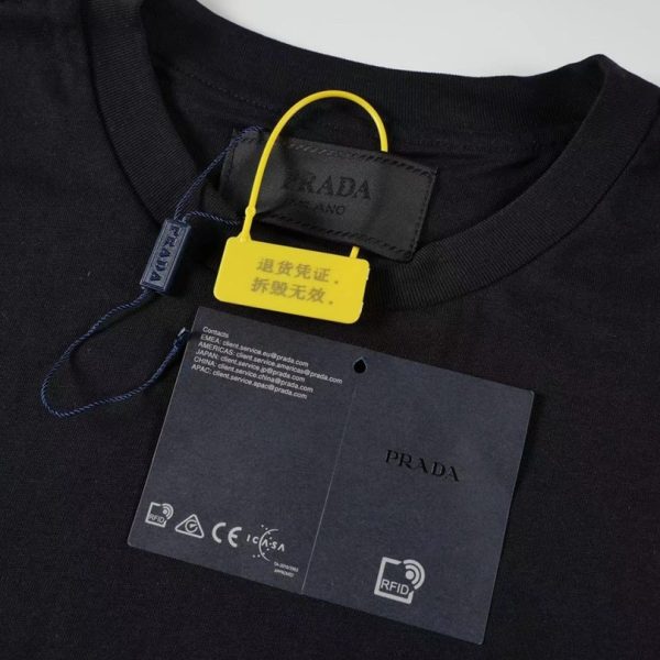 T-shirt Prada Crest Logo Black PD018 - Image 7