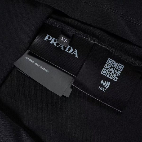 T-shirt Prada Crest Logo Black PD018 - Image 8