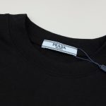 T-shirt Prada Black Triangle Graphic Logo PD040 - Image 6