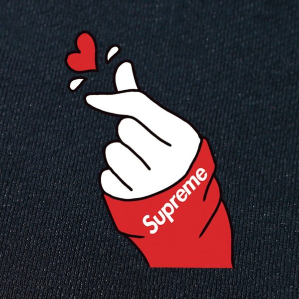 T-shirt Supreme Heart Hand Graphic Black SP033 - Image 3