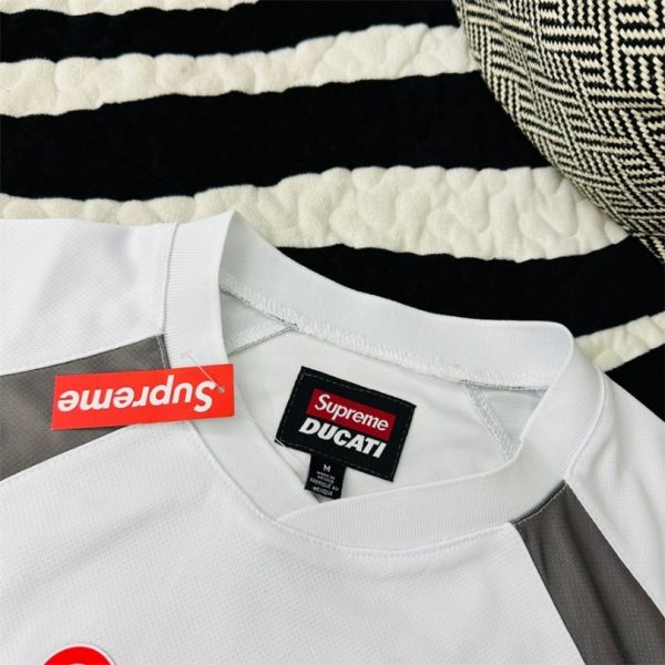 T-shirt Ducati Supreme Racing V4 SP060 - Image 15