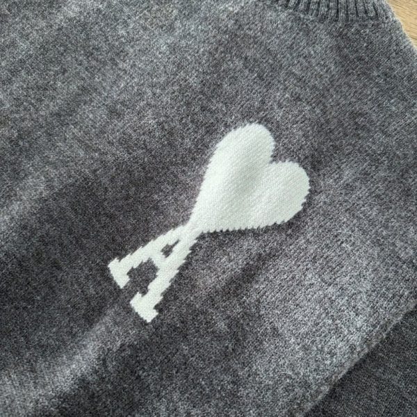 Sweater Ami Paris Ami de Coeur crew neck AMP001 - Image 7