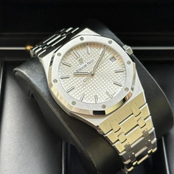 Audemars Piguet Royal Oak Offshore “White” 15400 ADP006 - Image 2