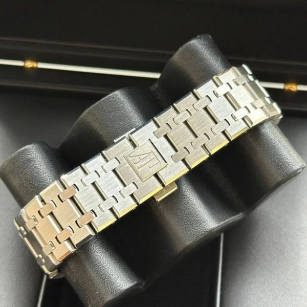 Audemars Piguet Royal Oak Offshore “White” 15400 ADP006 - Image 5