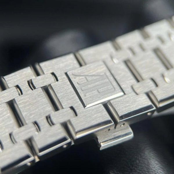 Audemars Piguet Royal Oak Offshore “Black Dial” 15400 ADP009 - Image 4