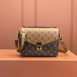 Shoulder Bag Louis Vuitton Métis LVW031