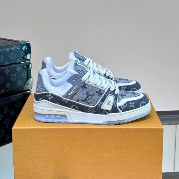 d135323_11014-1.jpg Louis Vuitton Trainer LVW035 - Image 1