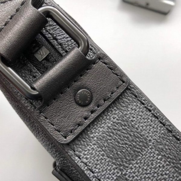 Louis Vuitton Outdoor Messenger Bag LV043 - Image 2