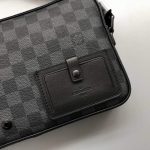 Louis Vuitton Outdoor Messenger Bag LV043 - Image 5