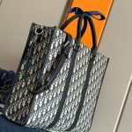 Christian Dior East-West Tote Bag DO069 - Image 3