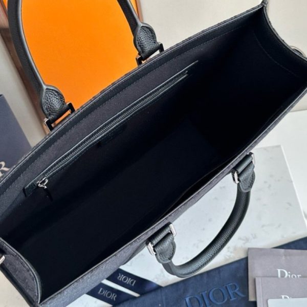 Christian Dior East-West Tote Bag DO069 - Image 12