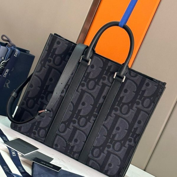 Christian Dior East-West Tote Bag DO069 - Image 19