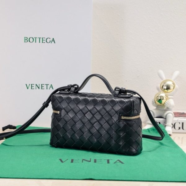 Bottega Veneta Vanity Case Intrecciato BV001 - Image 2