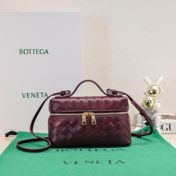 Bottega Veneta Vanity Case Intrecciato BV001 - Image 11