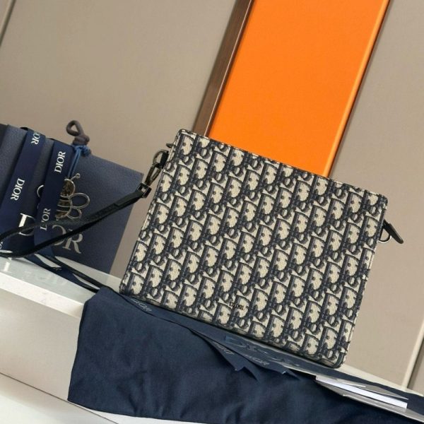 Christian Dior Triangle Pouch Gravity DO070 - Image 16