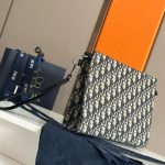 Christian Dior Triangle Pouch Gravity DO070 - Image 17