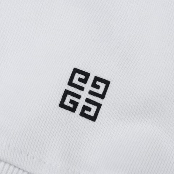 Sweatshirt Givenchy 4G Logo GV026 - Image 4