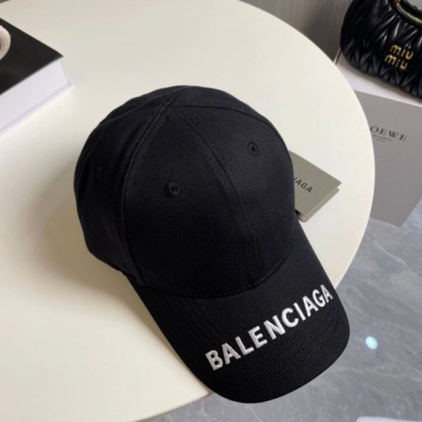 d139060_3227-1.jpg Cap Balenciaga BL121 - Image 1