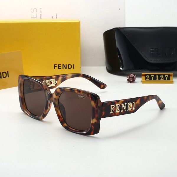 d139709_17470-1.jpg Sunglasses Fendi FDW011 - Image 1