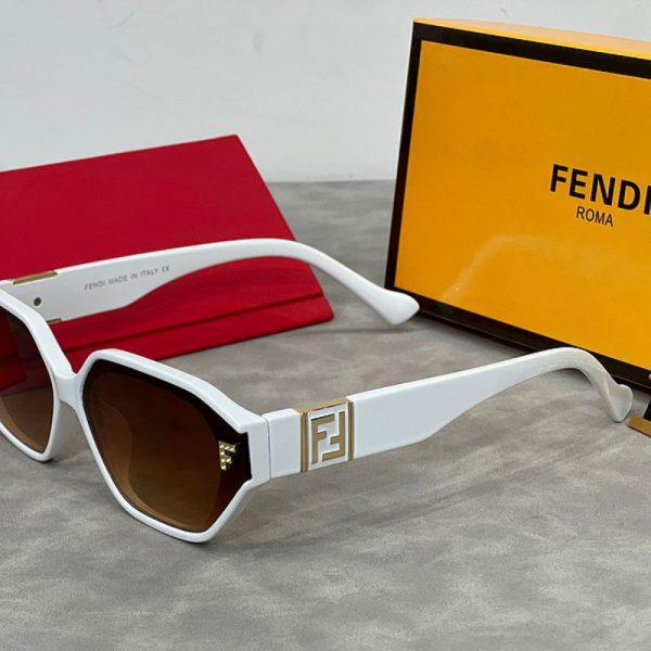 d139791_17484-1.jpg Sunglasses Fendi FDW012 - Image 1