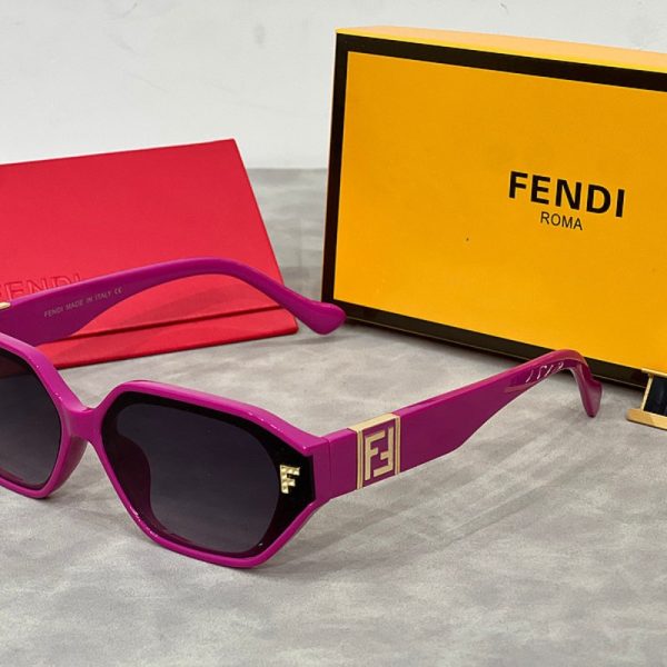 Sunglasses Fendi FDW012 - Image 4