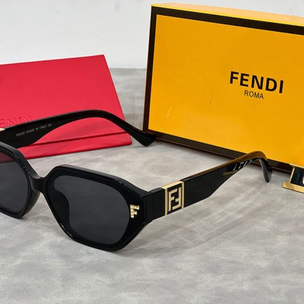 Sunglasses Fendi FDW012 - Image 6