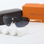 Sunglasses Louis Vuitton LVW063