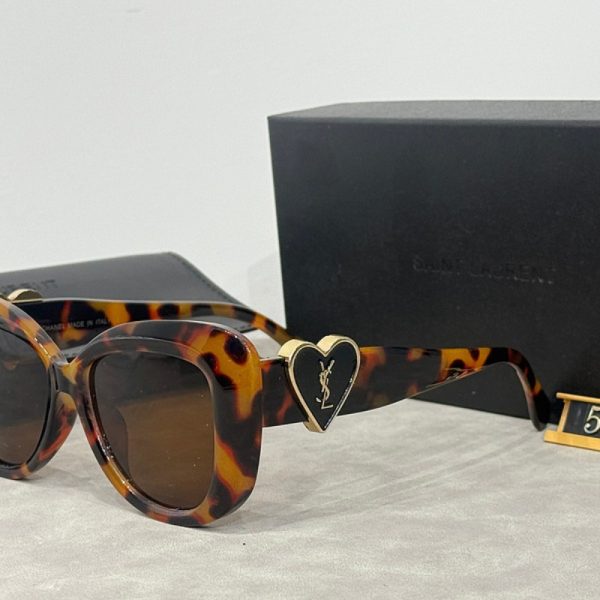 Sunglasses Yves Saint Laurent YSL015 - Image 4