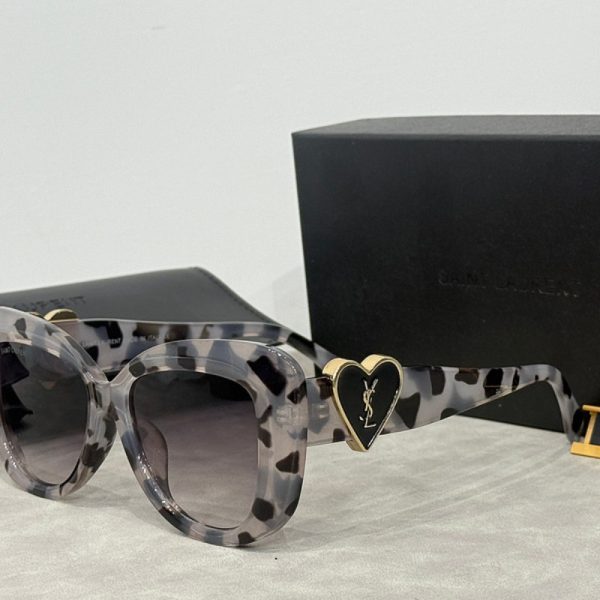 Sunglasses Yves Saint Laurent YSL015 - Image 6