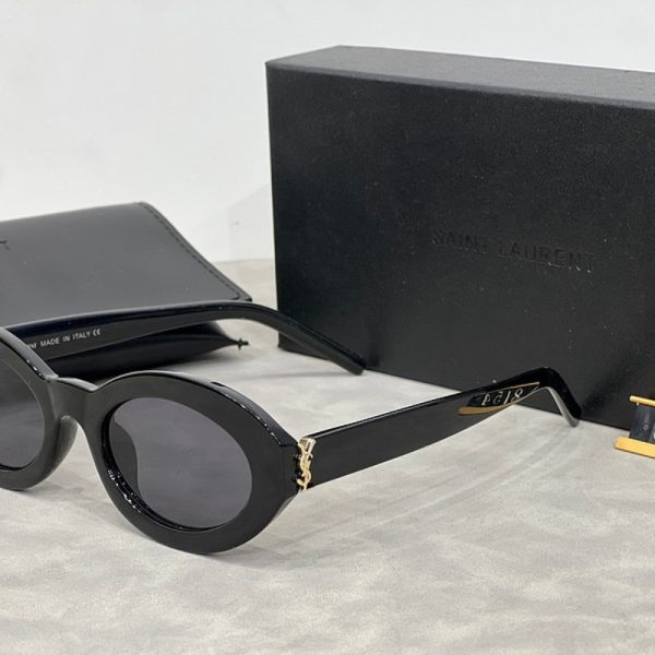 d142133_18287-1.jpg Sunglasses Yves Saint Laurent YSL024 - Image 1