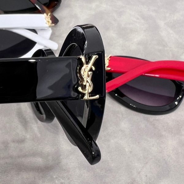 Sunglasses Yves Saint Laurent YSL024 - Image 2