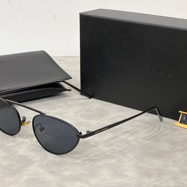 Sunglasses Yves Saint Laurent YSL026 - Image 3