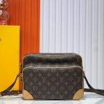Shoulder Bag Louis Vuitton LV062