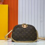 Shoulder Bag Louis Vuitton Be Alma LV064