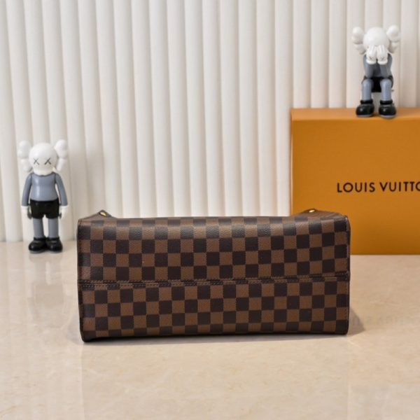Shoulder Bag Louis Vuitton OnTheGo MM LV066 - Image 8