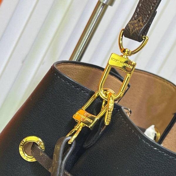 Shoulder Bag Louis Vuitton LV075 - Image 5