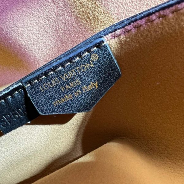 Shoulder Bag Louis Vuitton LV075 - Image 6