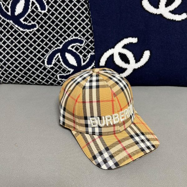 d147446_3257-1.jpg Cap Burberry Yellow BY050 - Image 1