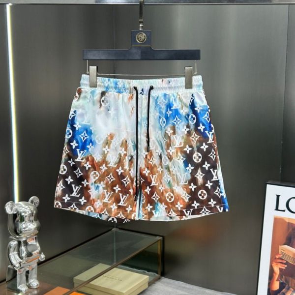 d149353_16219-1.jpg Shorts Louis Vuitton LV163 - Image 1