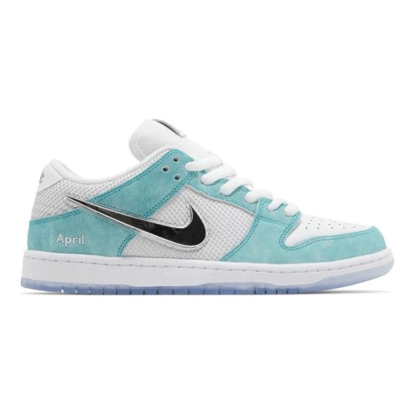 d69164_1796-1.jpg April Skateboards x Nike SB Dunk Low Turbo Green - Image 1